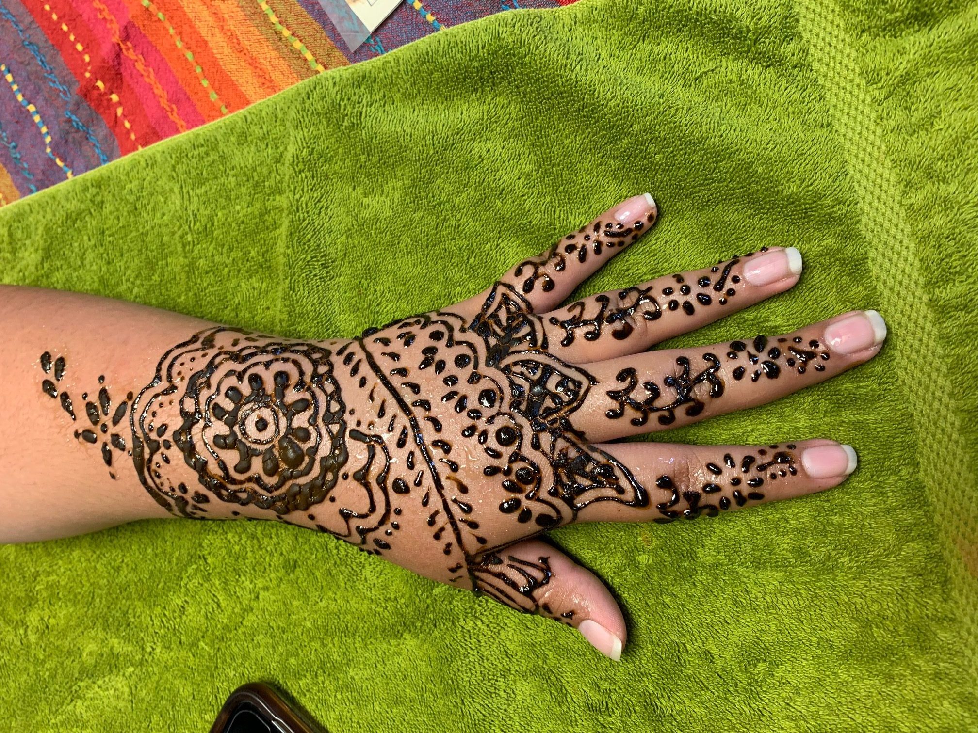 Henna hand